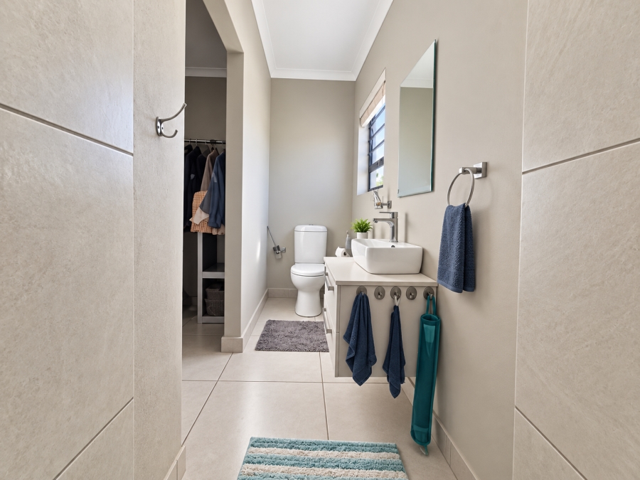 3 Bedroom Property for Sale in Brittania Beach Estate Western Cape